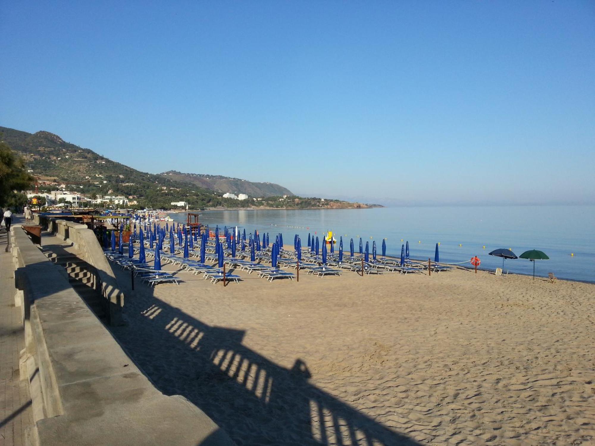 Amuni - Exclusive In Centro A Vista Mare Apartamento Cefalù