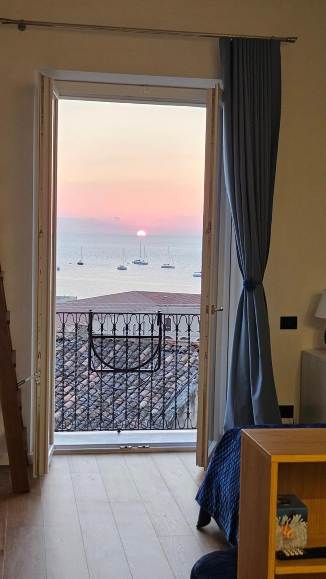 Amuni - Exclusive In Centro A Vista Mare *